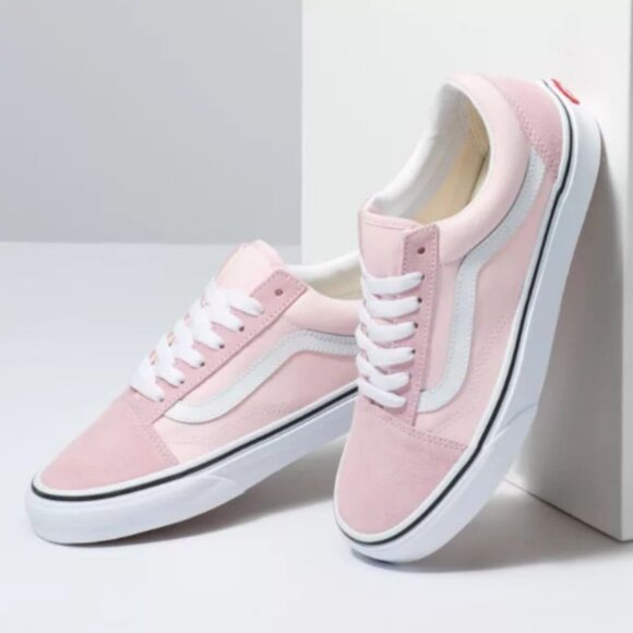 New In Box Women's Vans Old Skool Blushing Pink/True White - Picture 1 of 14